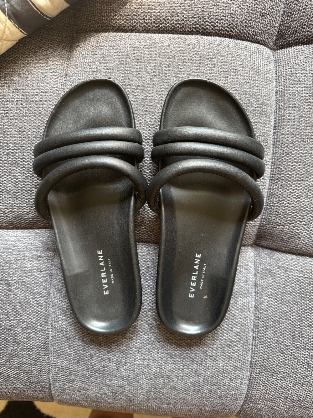 Everlane Black Triple-Strap Italian Form Padded Slide Sandals sz6